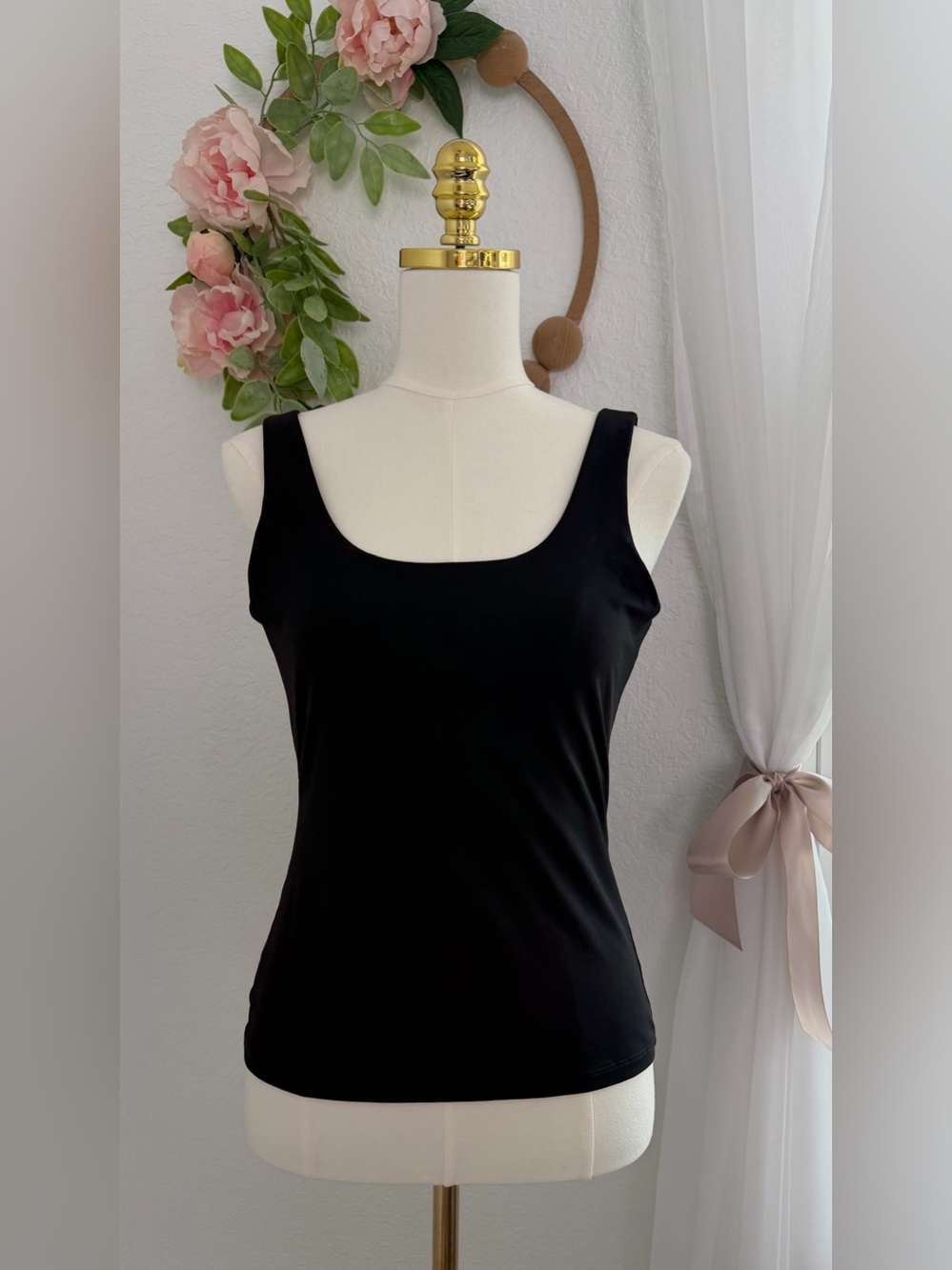 NEW Blackmilk Matte Black Reversible Tank Top Scoop / Square Neck Size M - Picture 3 of 8